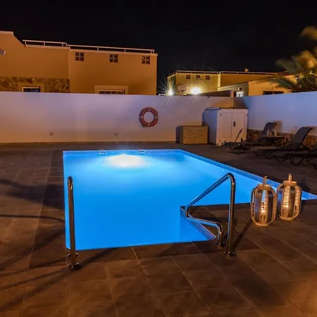 Perfect For Family Holidays With Private Pool, Near And Golf- Ashley Vila *