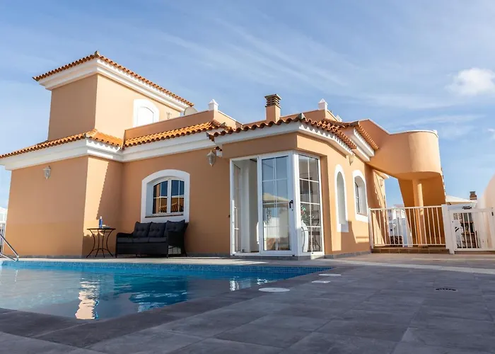 Perfect For Family Holidays With Private Pool, Near And Golf- Ashley