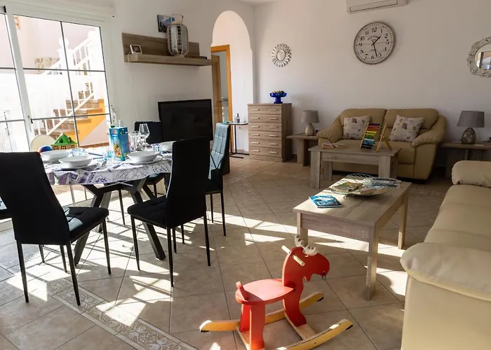 Villa Perfect For Family Holidays With Private Pool, Near And Golf- Ashley *